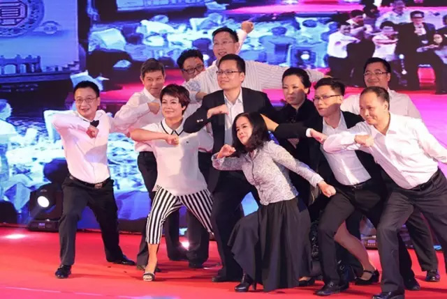 2015年邱少波先生参加中大岭院演出《在路上》 2015年邱少波先生参加中大岭院演出《在路上》